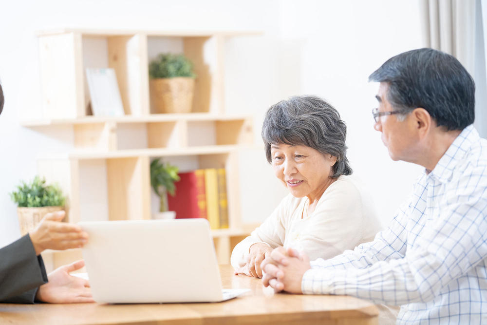 老人ホーム入居までの流れ～見学から入居までどのくらいかかる？｜老人ホームのコラム