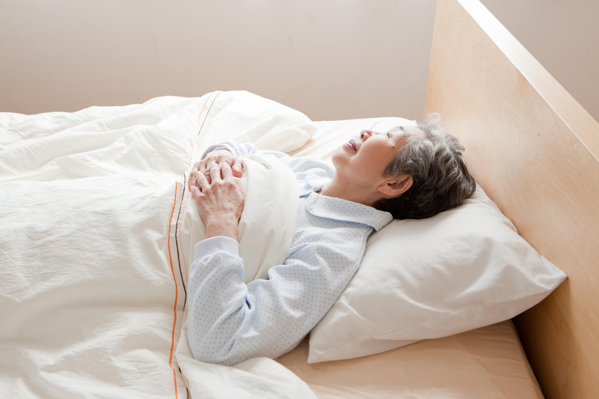 【医師監修】寝たきりを防ぐ「廃用症候群」って何？症状やケア方法を解説！｜介護のコラム