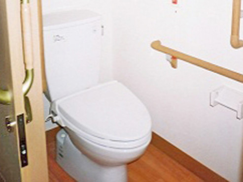 各居室にトイレがありますので待つことなく自由にトイレへ行くことができます。