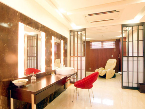 シニア町内会癒しのまくはり館