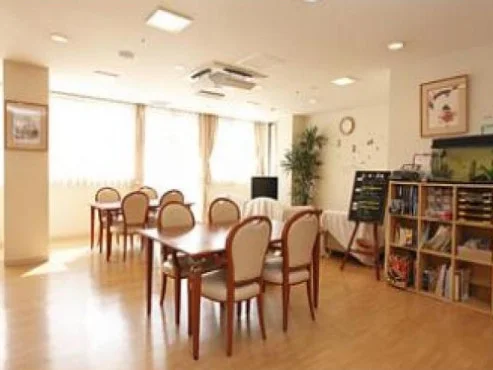 1F リビングルーム兼食堂兼機能訓練室