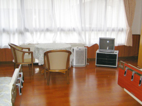 ロイヤルハウス石岡本館