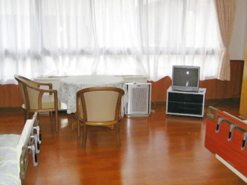 ロイヤルハウス石岡本館