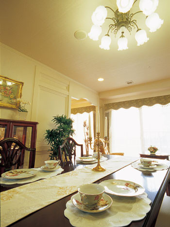 ロングライフ・クイーンズ塩屋