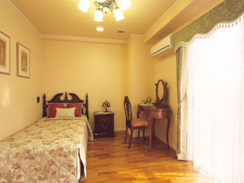 ロングライフ・クイーンズ塩屋