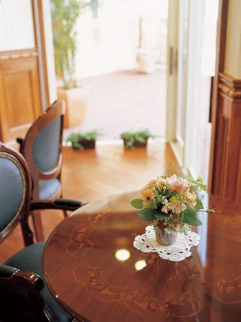 ロングライフ・クイーンズ塩屋