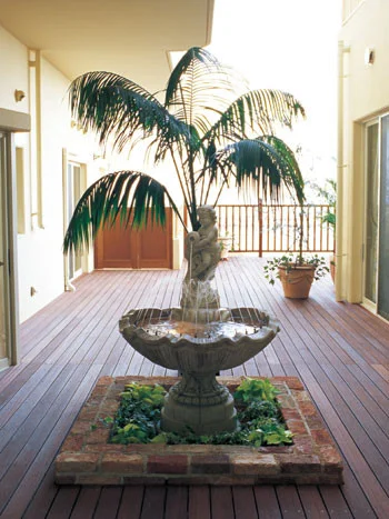 ロングライフ・クイーンズ塩屋