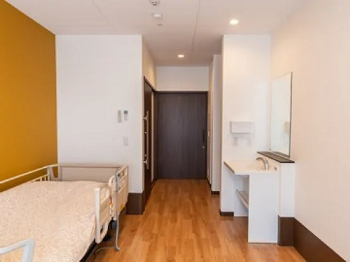 ロイヤルホーム柴原駅前