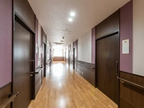 ロイヤルホーム柴原駅前