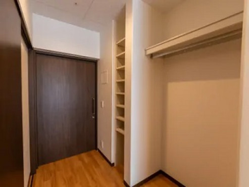 ロイヤルホーム柴原駅前