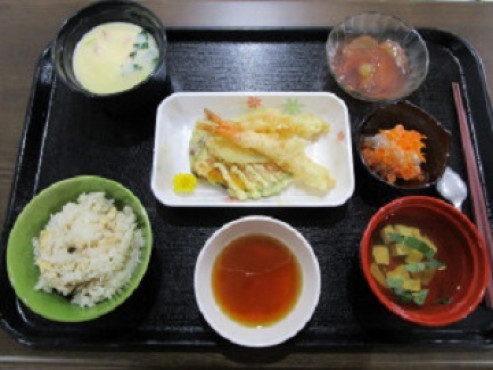 ロイヤルホーム柴原駅前