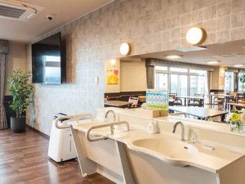 ロイヤルホーム吹田駅前