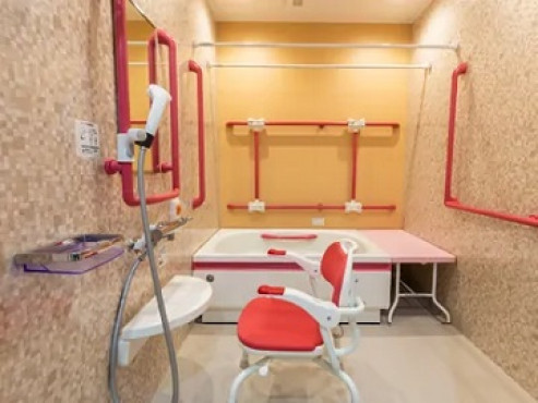 ロイヤルホーム吹田駅前