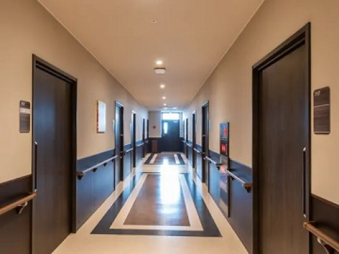 ロイヤルホーム吹田駅前