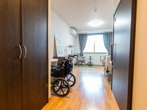 ロイヤルホーム吹田駅前