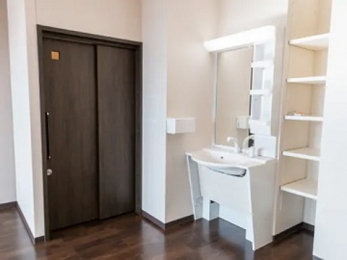 ロイヤルホーム吹田駅前