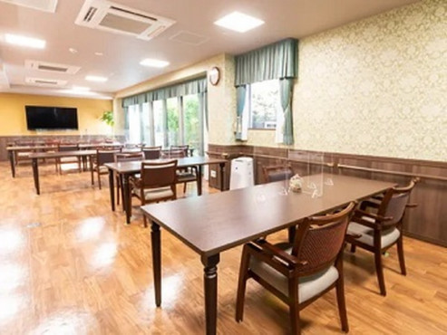 ロイヤルホーム箕面