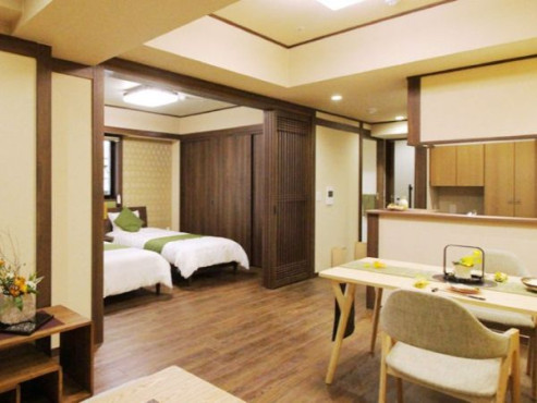 ヴィラ櫟別邸玻璃（つるばみべっていはり）