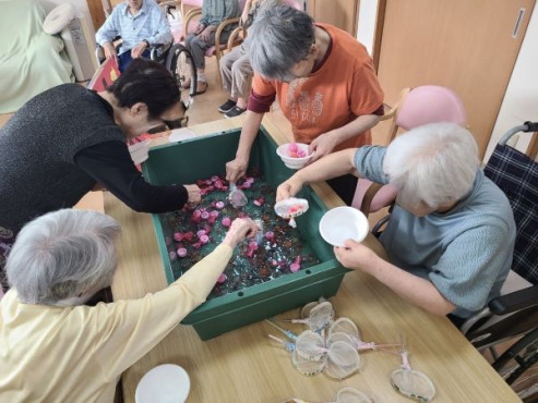 次屋の郷いな穂