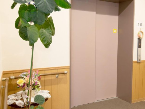 エレベーター前