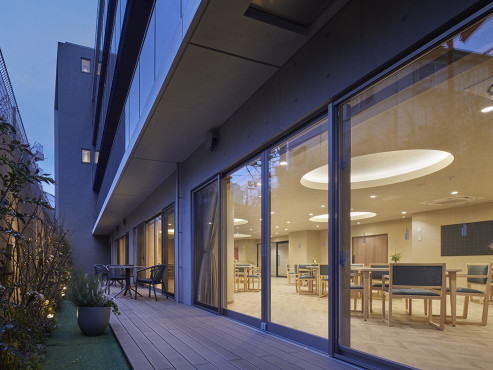 チャームスイート西新宿