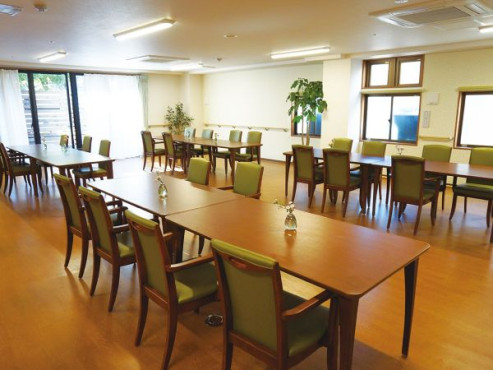 サエラ湊川公園