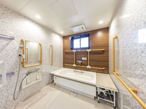 アズハイム足立六町