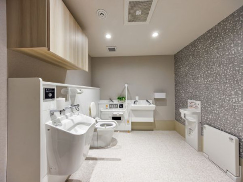 アズハイム足立六町