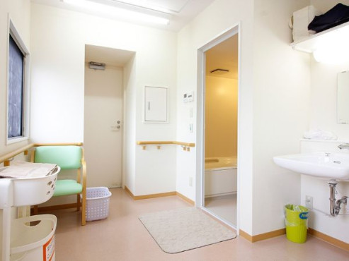 サンクス高田万來館