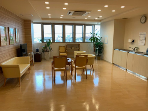 アルファリビング松山よつば循環器科クリニック前