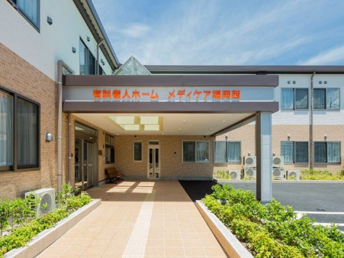 玄関アプローチ