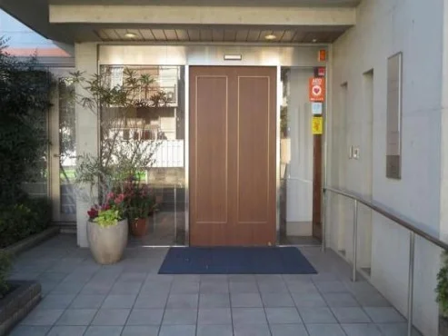 1F エントランス