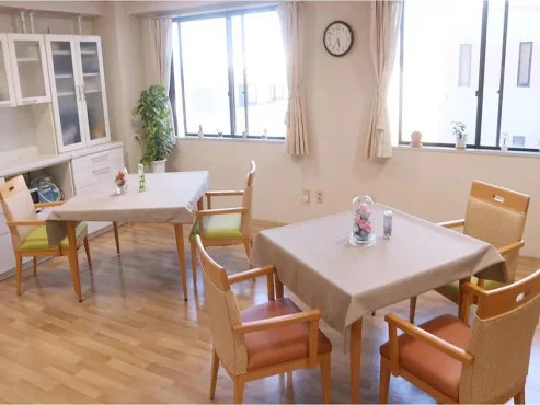 リビングルーム兼食堂兼機能訓練室