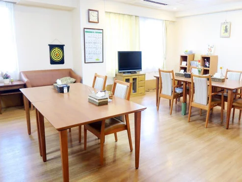 1F リビングルーム兼食堂兼機能訓練室