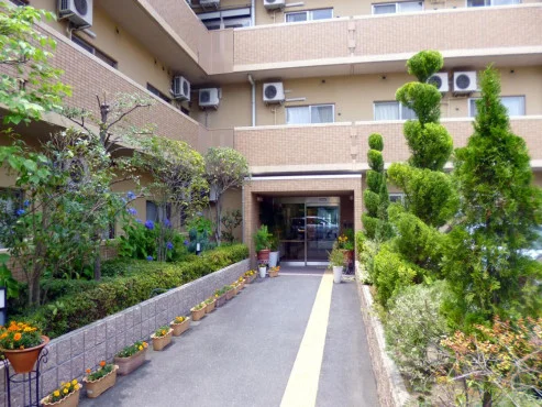 1F エントランス・アプローチ