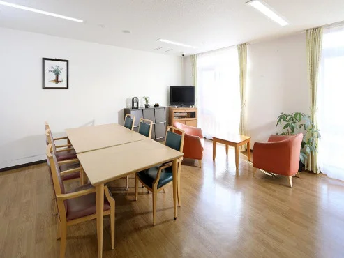 1F リビングルーム兼食堂兼機能訓練室