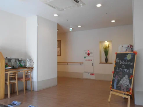 1F エントランス