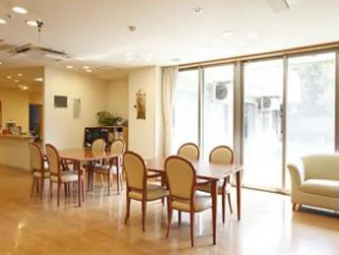 1F リビングルーム兼食堂兼機能訓練室