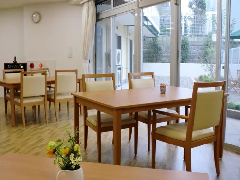 1F リビングルーム兼食堂兼機能訓練室