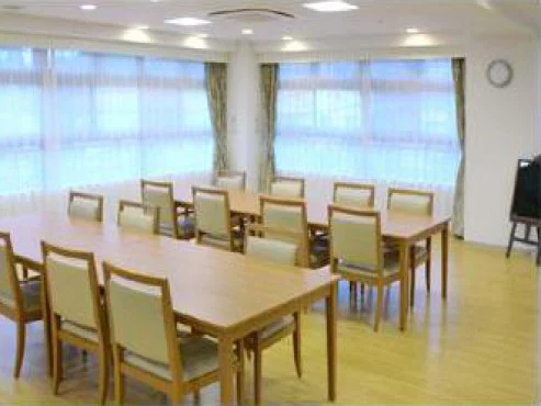 1F リビングルーム兼食堂兼機能訓練室