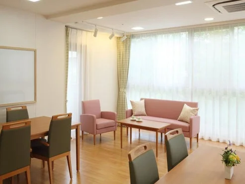 1F リビングルーム兼食堂兼機能訓練室