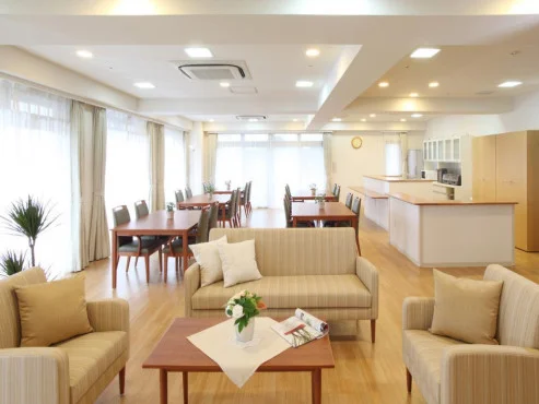 リビングルーム兼食堂兼機能訓練室