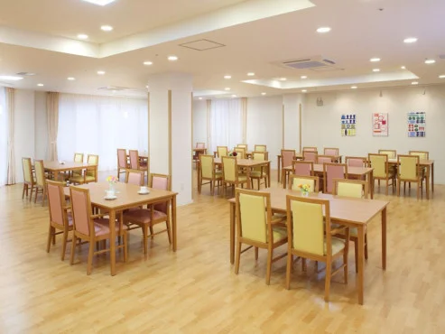 1F リビングルーム兼食堂兼機能訓練室