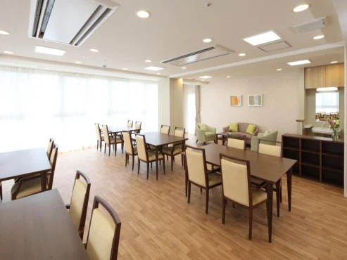 4F リビングルーム兼食堂兼機能訓練室