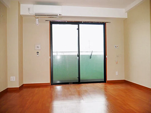 居室（バルコニー側）