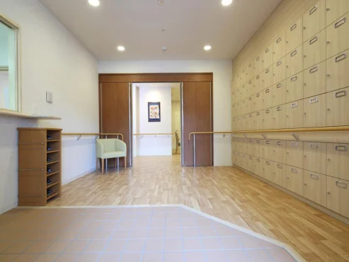 1F エントランス