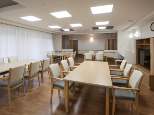 エスケアリビング八潮