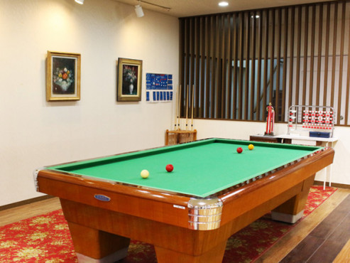 新館１階ビリヤード台