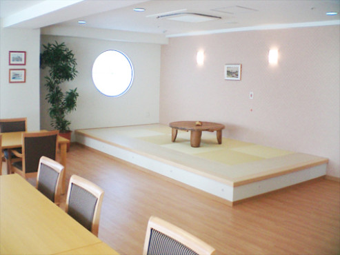 チャームスイート緑地公園