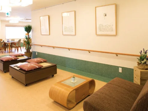 エレベーター前　歓談の場